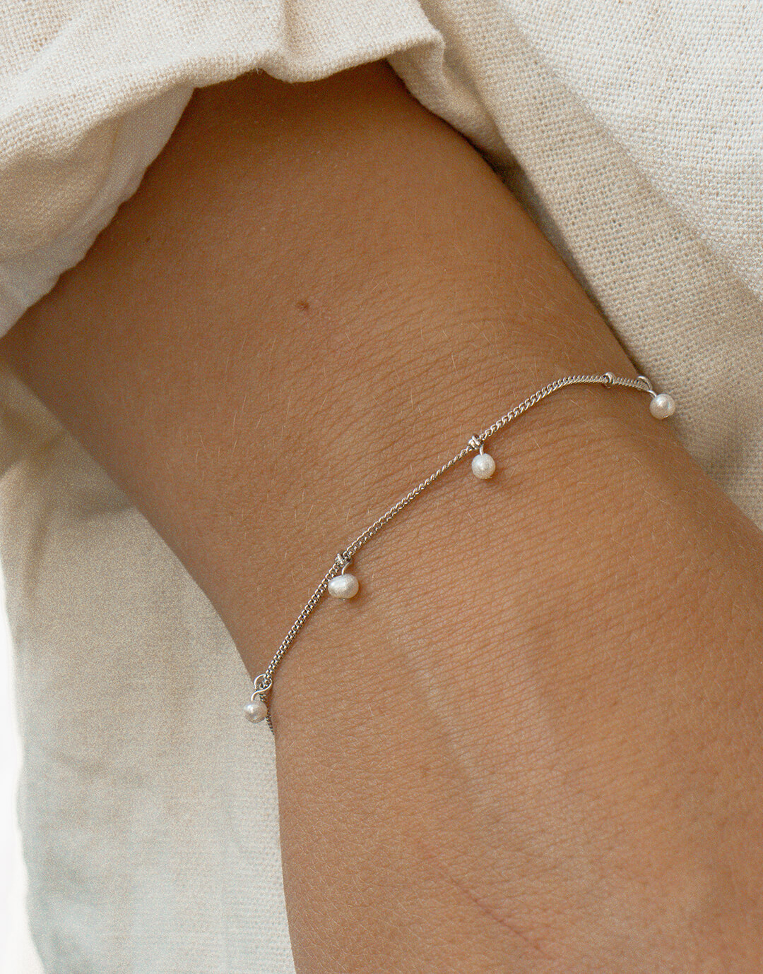 Billede af Nala - Sølv armbånd med perler